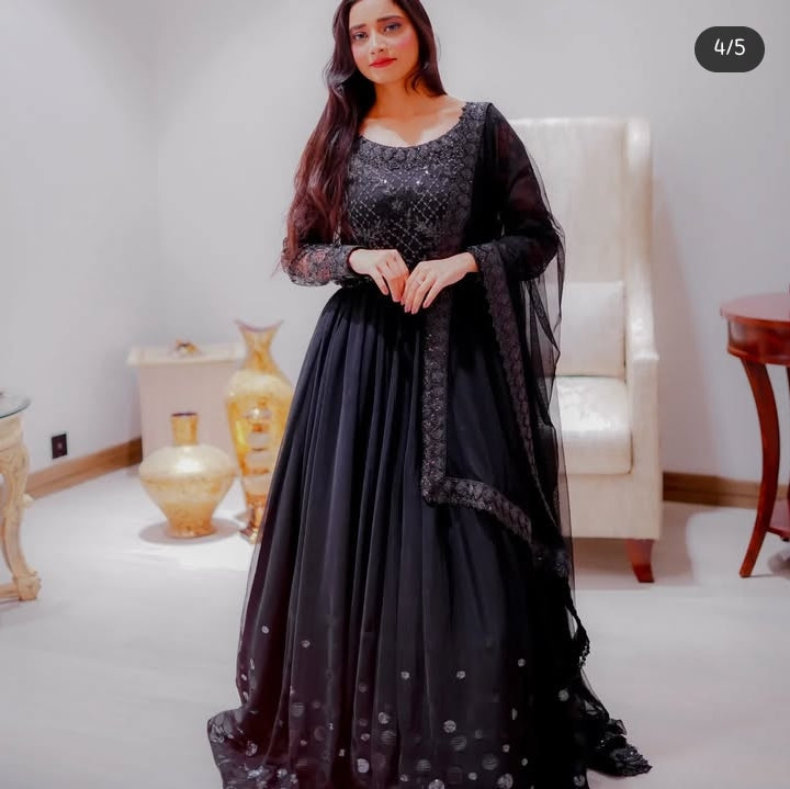 Black chickenkari net maxi