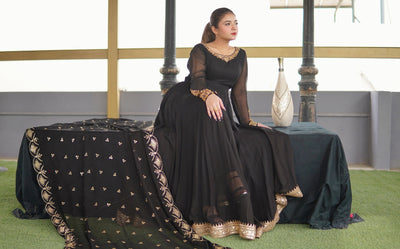 Zarmin – Black Full-Flare Maxi (3-Piece Set)